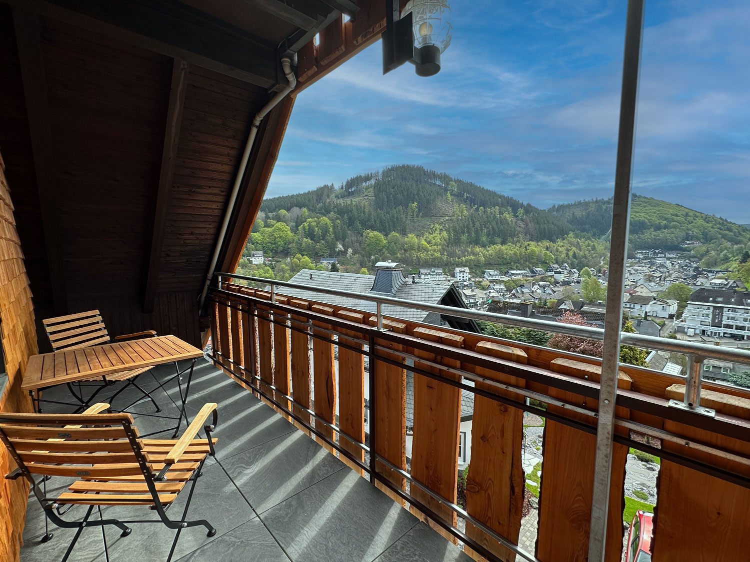 wilddiebblick-eichhoernchen-balkon wilddiebblick-eichhoernchen-balkon